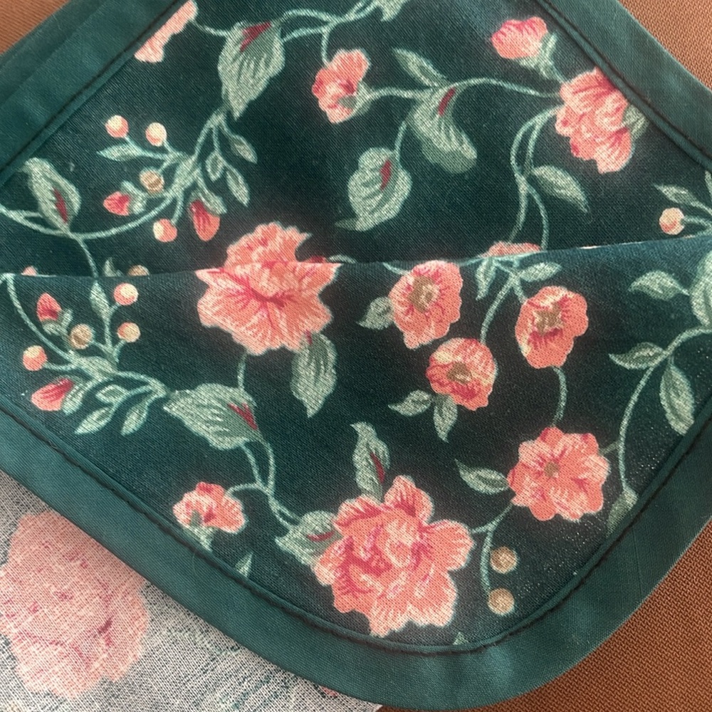 NWOT: Floral Apron with Pink and Green Design NEW